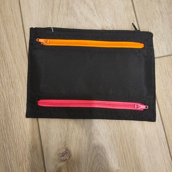 NWOT Baggallini Zip Pouch - Picture 1 of 2
